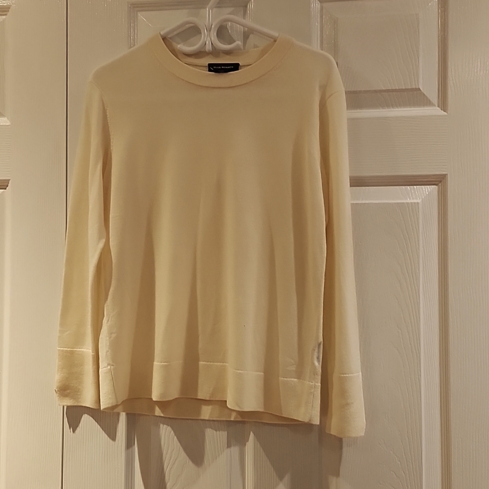 Club Monaco round neck long sleeve off white color wool sweater size m